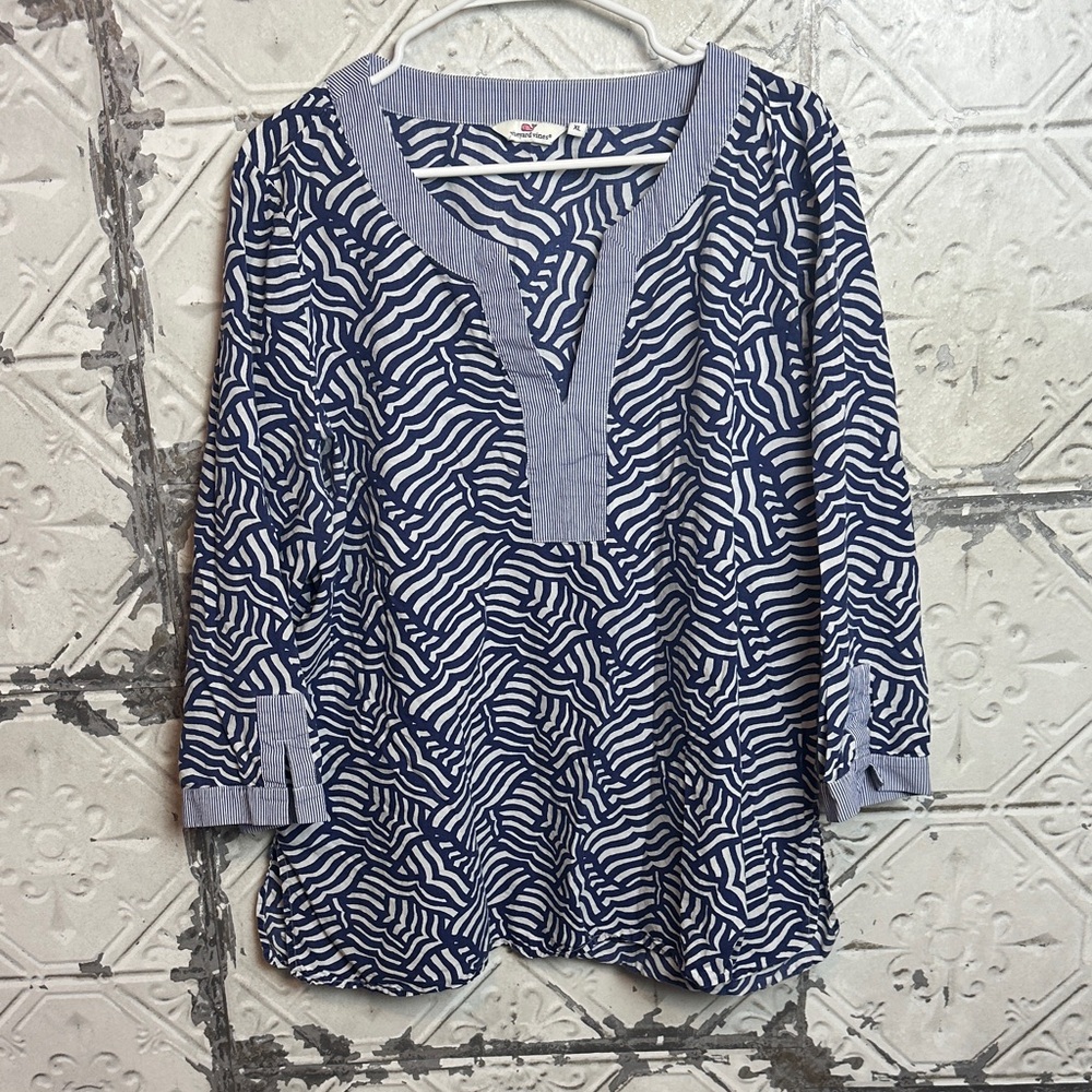 Vineyard Vines Navy and White Patterned Tunic Top